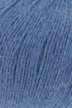 Lade das Bild in den Galerie-Viewer, Alpaca Soxx 4-ply #020
